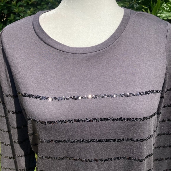 LOGO top - gray with sequins - Picture 2 of 7